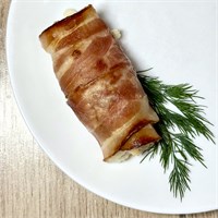 Рулетик куриный с сыром в беконе 1001142